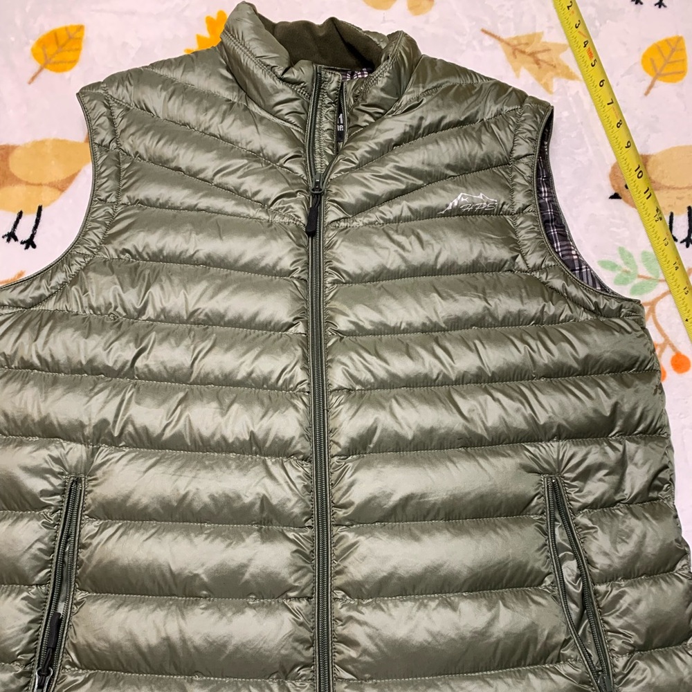 Men’s Hampsheer Green Vest size medium